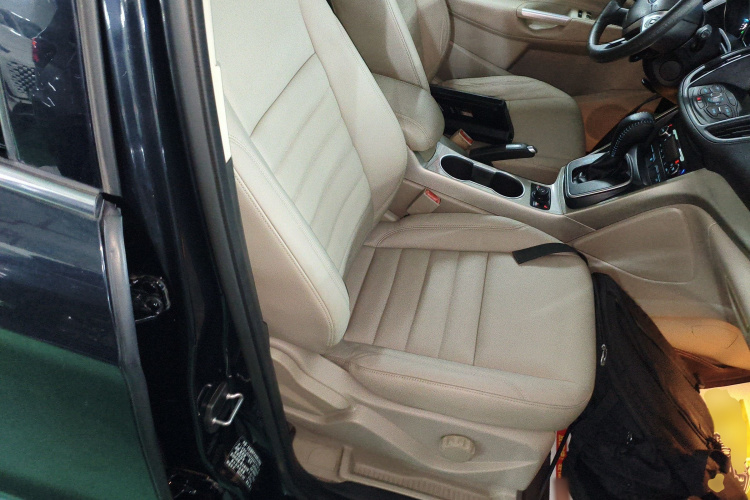 福特 翼虎 2013款 2.0L GTDi 四驱精英型局部细节41