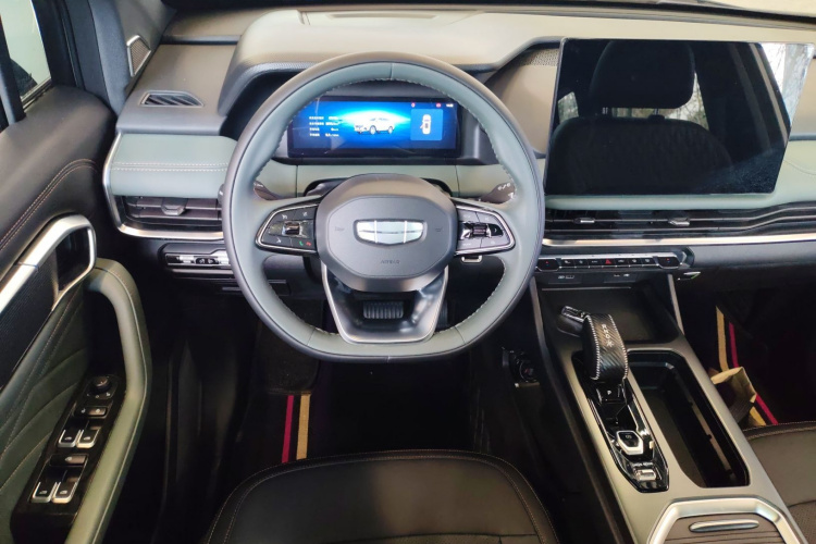 吉利汽车 豪越L 2024款 2.0T DCT尊贵型中控内饰13