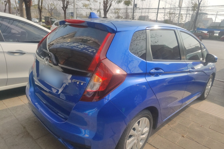 本田 飞度 2018款 1.5L CVT舒适天窗版车身外观7