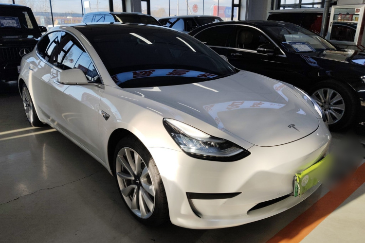 特斯拉 Model 3 2020款 标准续航后驱升级版车身外观3