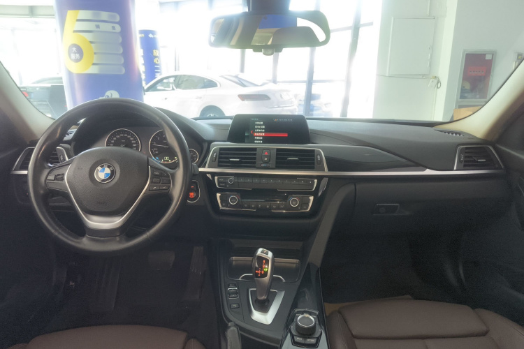 宝马3系 2018款 320Li 时尚型中控内饰12