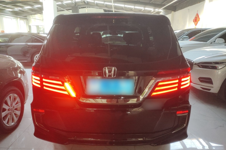 本田 艾力绅 2019款 2.0L 混动舒适版车身外观6