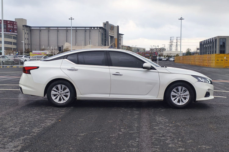 日产 天籁 2019款 2.0L XL 舒适版车身外观6005