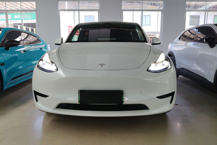 特斯拉 Model Y 2024款 后轮驱动版车身外观2