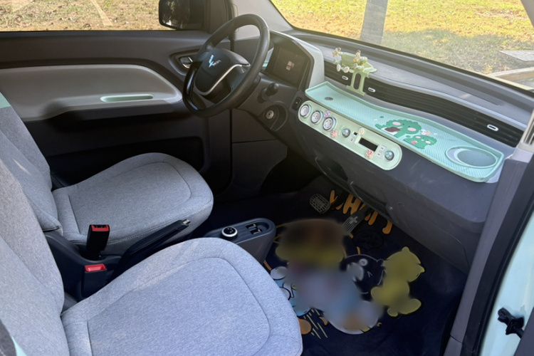 五菱汽车 宏光MINIEV 2022款 马卡龙臻享款 磷酸铁锂中控内饰7004