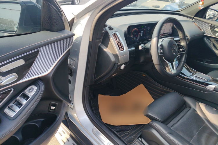 奔驰EQC 2021款 EQC 350 4MATIC中控内饰20