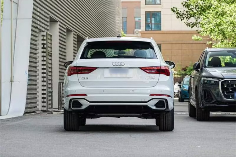 奥迪Q3 2025款 quattro 45周年典藏版 40TFSI 时尚动感型车身外观6005