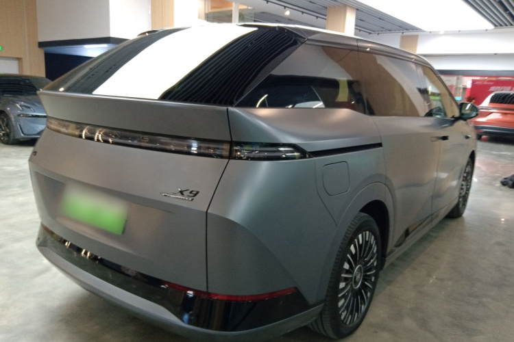 小鹏X9 2025款 星舰版车身外观6005