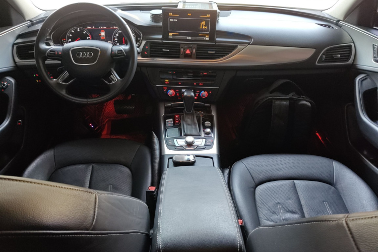 奥迪A6L 2018款 30周年年型 TFSI 进取型中控内饰12