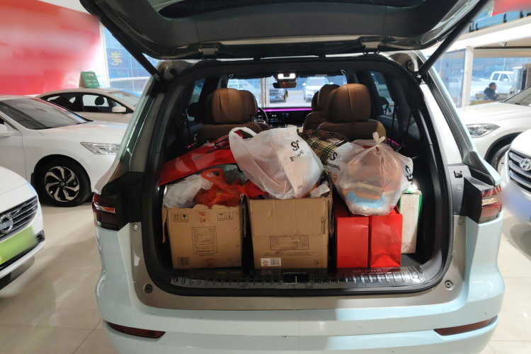 理想汽车 理想ONE 2021款 增程6座版机舱底盘23