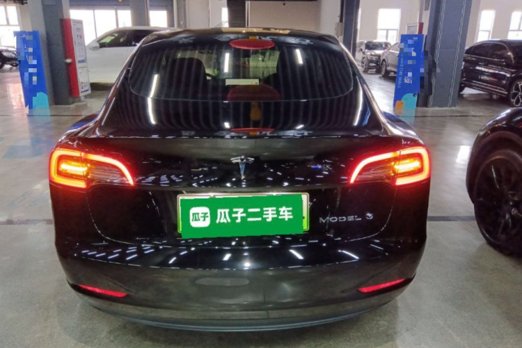 特斯拉 Model 3 2021款 标准续航后驱升级版 3D6车身外观6004