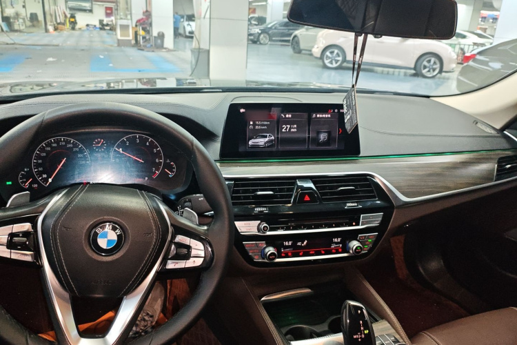 宝马5系 2019款 530Li 领先型 豪华套装中控内饰7002