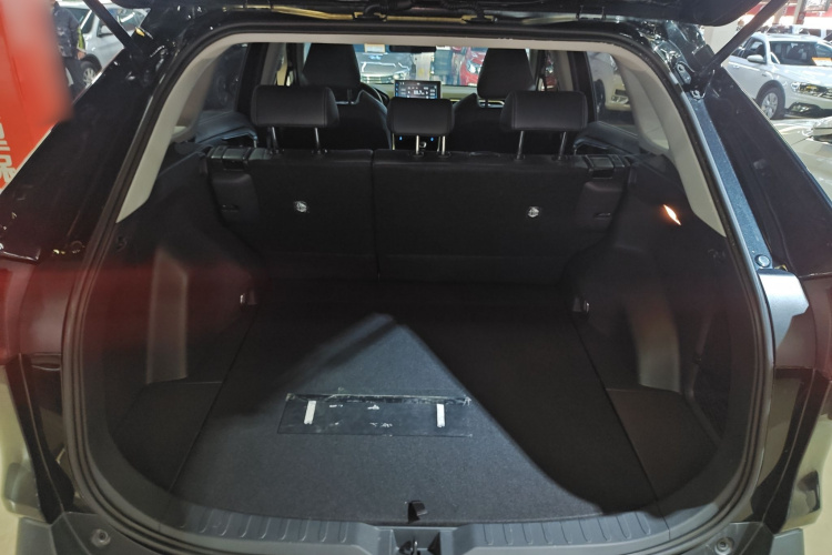 丰田 威兰达 2022款 2.0L CVT两驱豪华PLUS版局部细节23