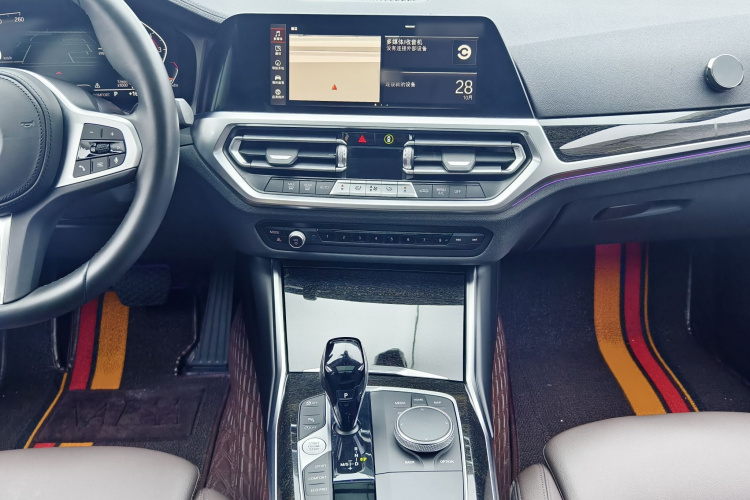 宝马3系 2022款 改款 325Li M运动套装中控内饰7007