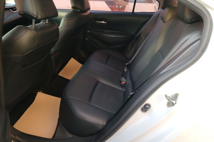 丰田 卡罗拉 2019款 1.2T S-CVT GL-i精英版中控内饰7004