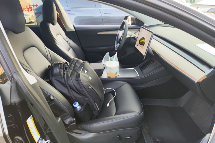 特斯拉 Model 3 2022款 后轮驱动版局部细节41