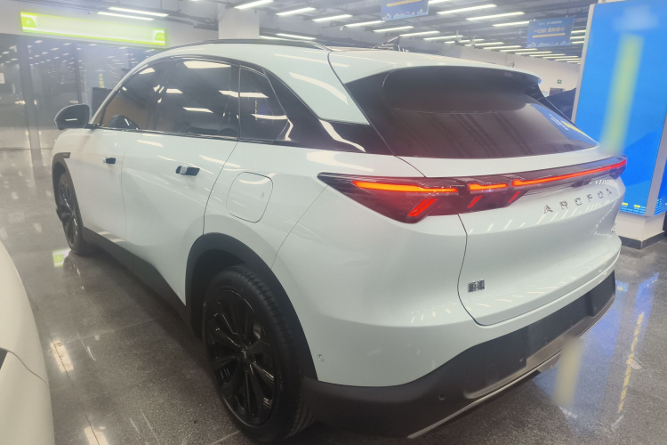 ARCFOX极狐 极狐 阿尔法T5(ARCFOX αT5) 2024款 660 MAX车身外观6003