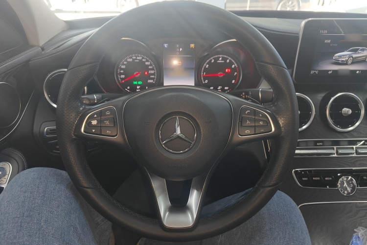 奔驰C级 2018款 C 200 L 运动版局部细节13