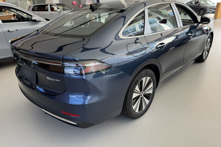 吉利银河 银河A7 2025款 EM-i 150km 探索+版车身外观6005