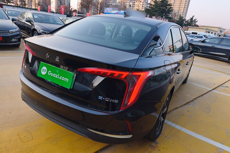 红旗E-QM5 2023款 改款 基础出行版车身外观7