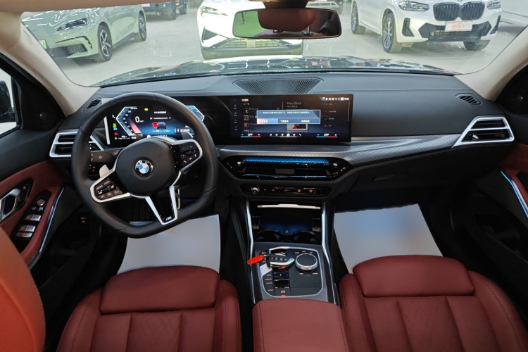 宝马3系 2025款 330Li M运动曜夜套装中控内饰7002