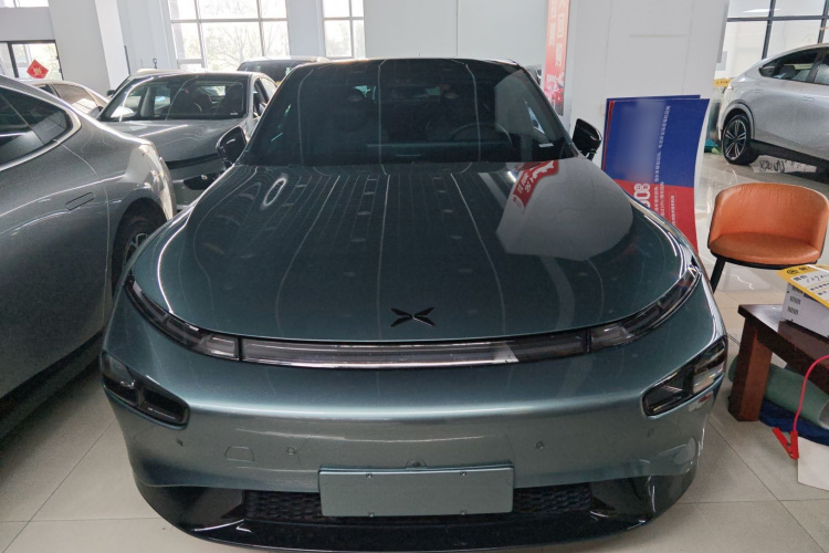 小鹏P7 2023款 P7i 610 鹏翼性能版车身外观6001