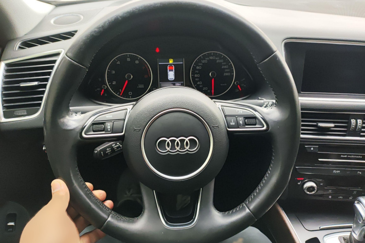 奥迪Q5 2013款 40 TFSI 舒适型局部细节13