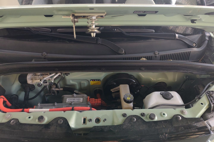 五菱汽车 宏光MINIEV 2022款 马卡龙时尚款 三元锂机舱底盘24