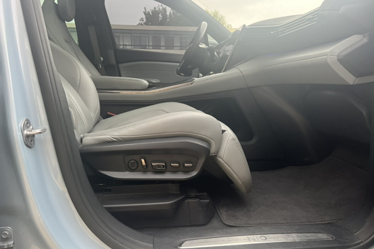 蔚来ES6 2020款 455KM 运动版中控内饰7008