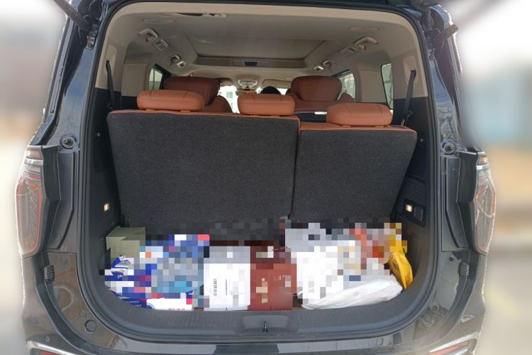 红旗HQ9 2023款 2.0T 智联旗韵版中控内饰23