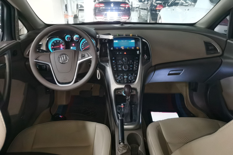 别克 英朗 2013款 GT 1.6L 自动时尚版中控内饰12