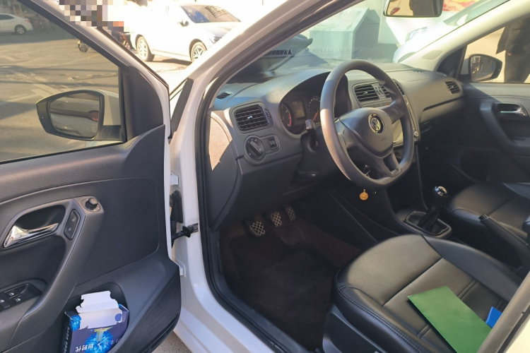 大众 Polo 2016款 1.4L 手动风尚型中控内饰20