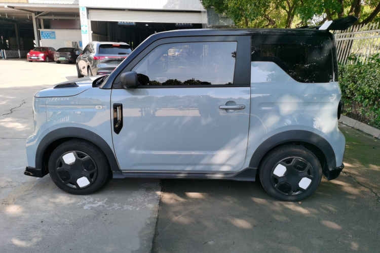 吉利银河 2024款 200km 熊猫卡丁车身外观4