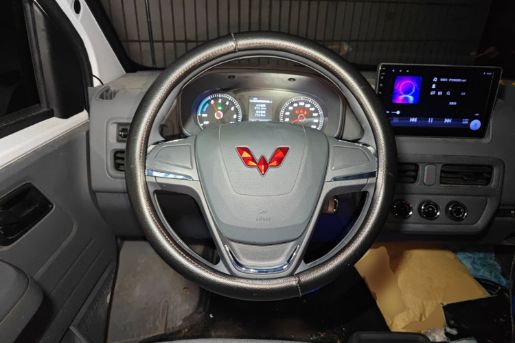 五菱汽车 五菱扬光 2024款 300KM 舒适型客车版 75kW中控内饰13