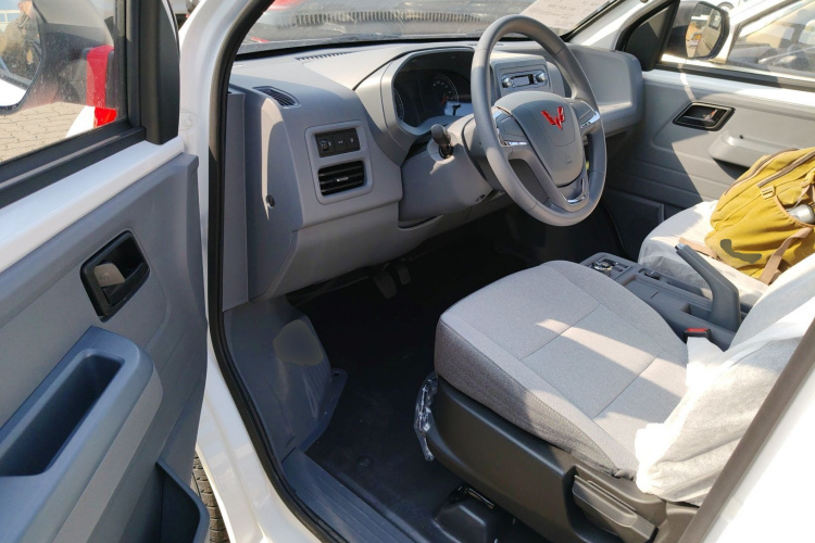 五菱汽车 五菱扬光 2025款 400km 客车版舒适型中控内饰20