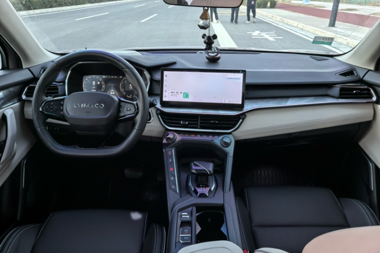 领克06 2023款 Remix 1.5T Shero中控内饰7005