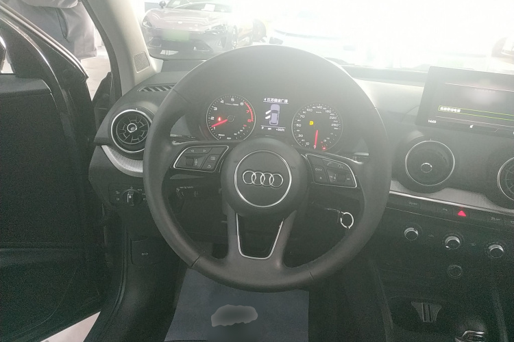 奥迪Q2L 2021款 35 TFSI 进取动感型中控内饰13