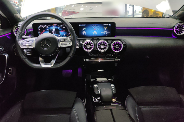 奔驰A级 2022款 改款三 A 200 L 运动轿车时尚型中控内饰7002