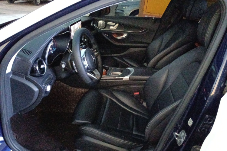 奔驰C级 2020款 C 260 L 运动版局部细节19