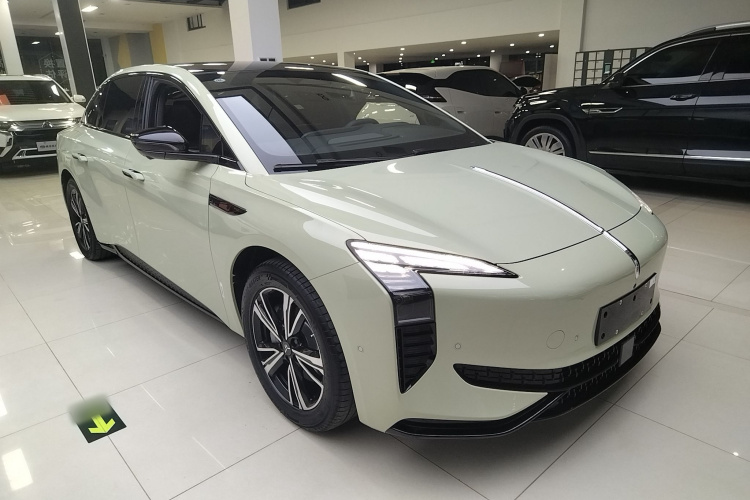 红旗EH7 2024款 690 Pro荣耀版车身外观3