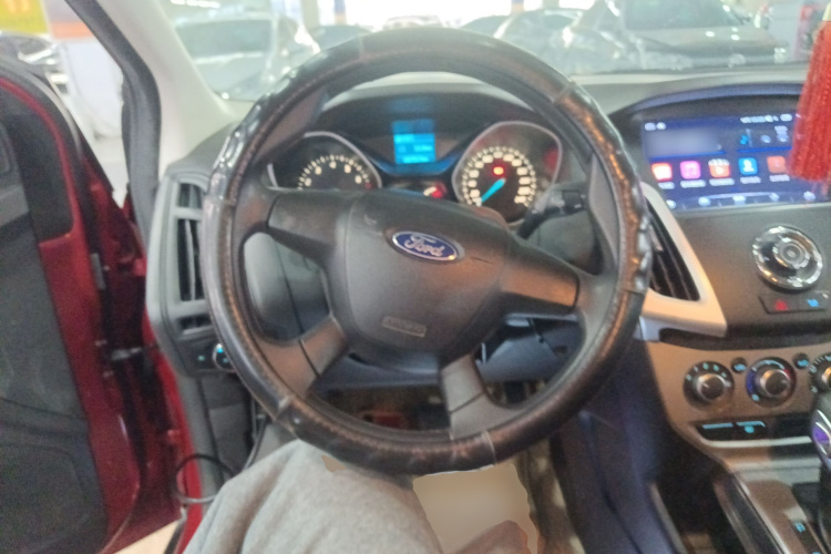 福特 福克斯 2012款 两厢 1.6L 自动舒适型中控内饰13