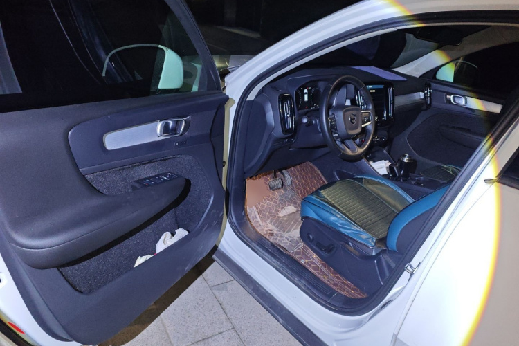 沃尔沃XC40 2022款 T4 四驱智行时尚版中控内饰20