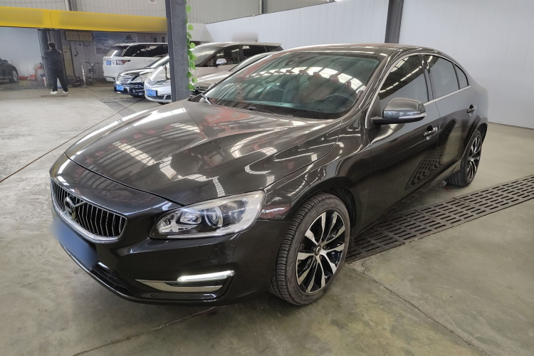 沃尔沃S60 2018款 S60L T3 智进进取版车身外观1