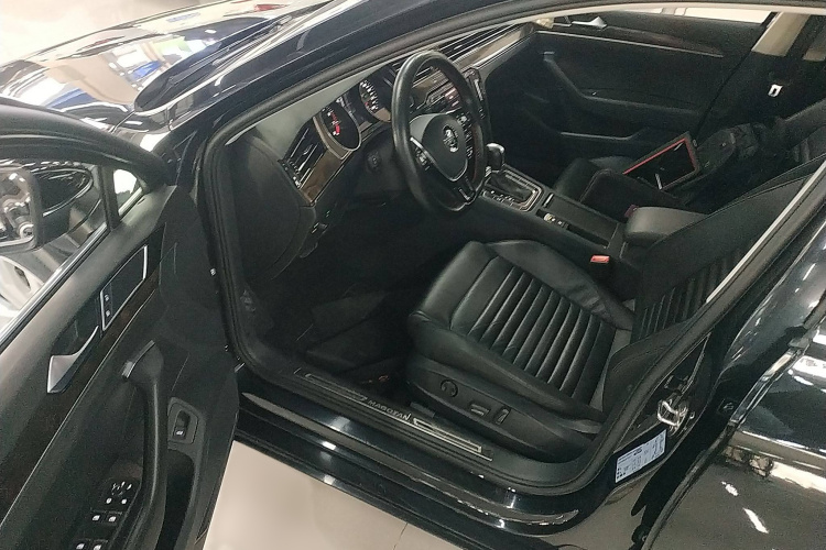 大众 迈腾 2019款 330TSI DSG 豪华型 国V中控内饰7003