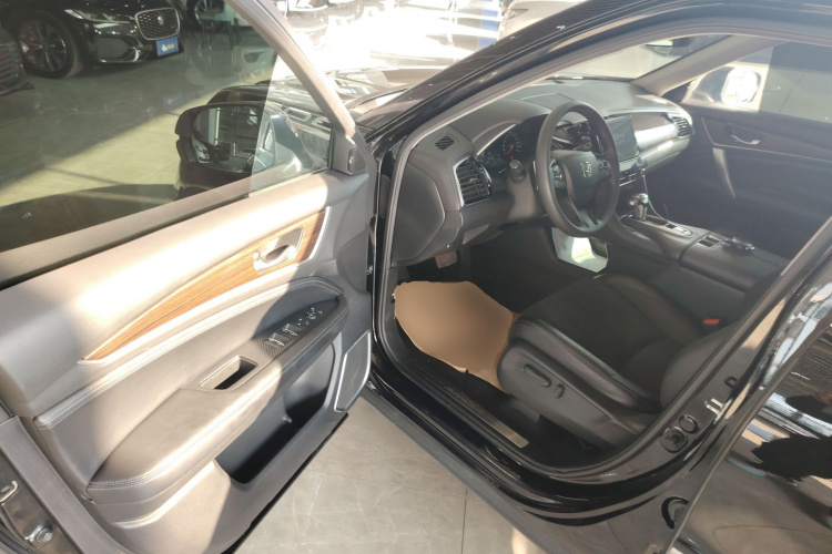 本田 冠道 2019款 240TURBO 两驱精英版中控内饰7003