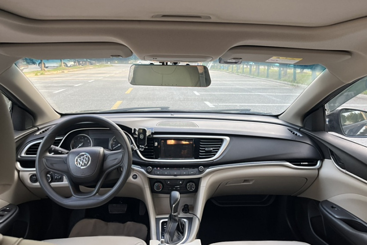 别克 英朗 2021款 典范 1.5L 自动精英型中控内饰7004