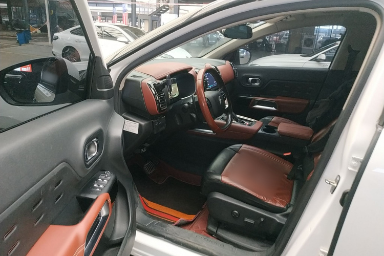 雪铁龙 天逸 C5 AIRCROSS 2017款 380THP 豪华型中控内饰20