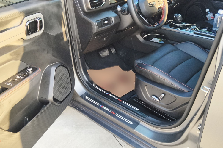 吉利汽车 吉利牛仔 2025款 1.5TD 趣野版中控内饰7003