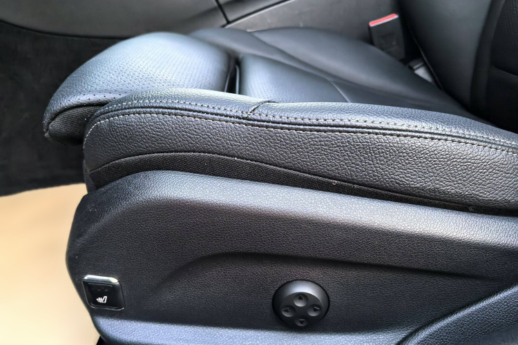 奔驰C级 2018款 C 180 L 时尚型运动版中控内饰7005