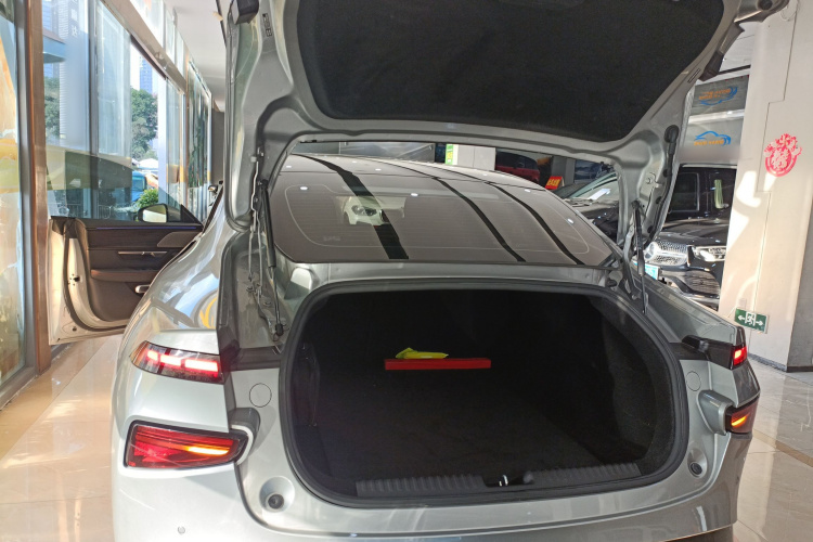 小鹏P7 2022款 625E机舱底盘23